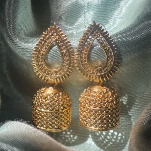 gonlden jhumka